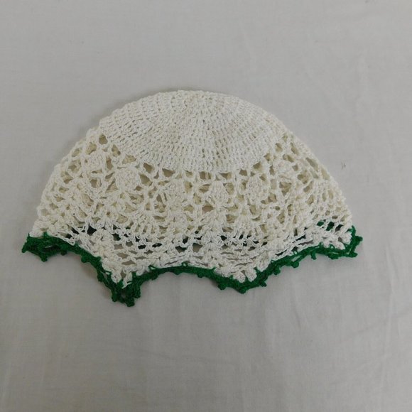 Handmade Crochet Lamp Shade Cover White Green Trim Stiff Creased Bowl Cover - Picture 1 of 5